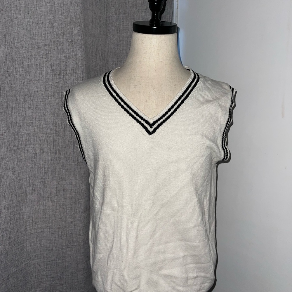 SHEIN White V-Neck Men's Sweater